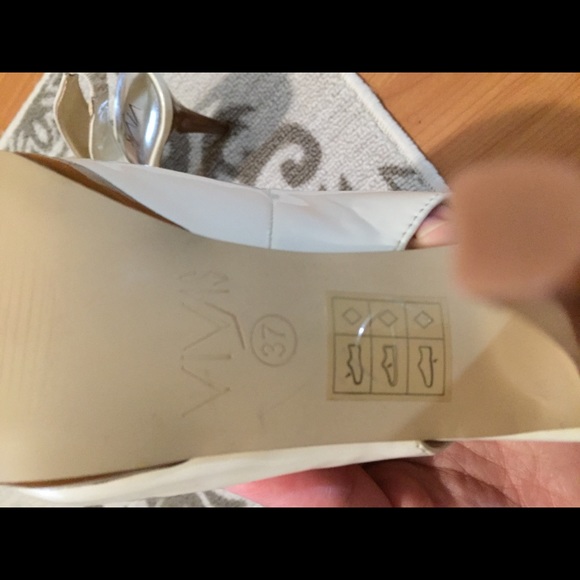 Heels - Picture 6 of 6